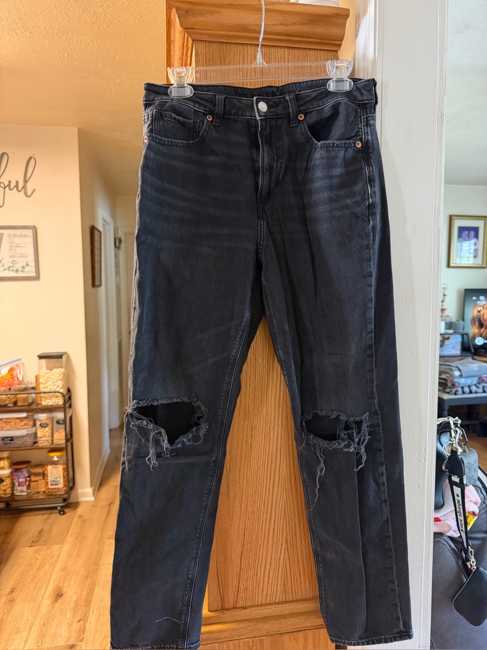 American Eagle Outfitters Black Distressed Skinny Jeans Size 8 regular